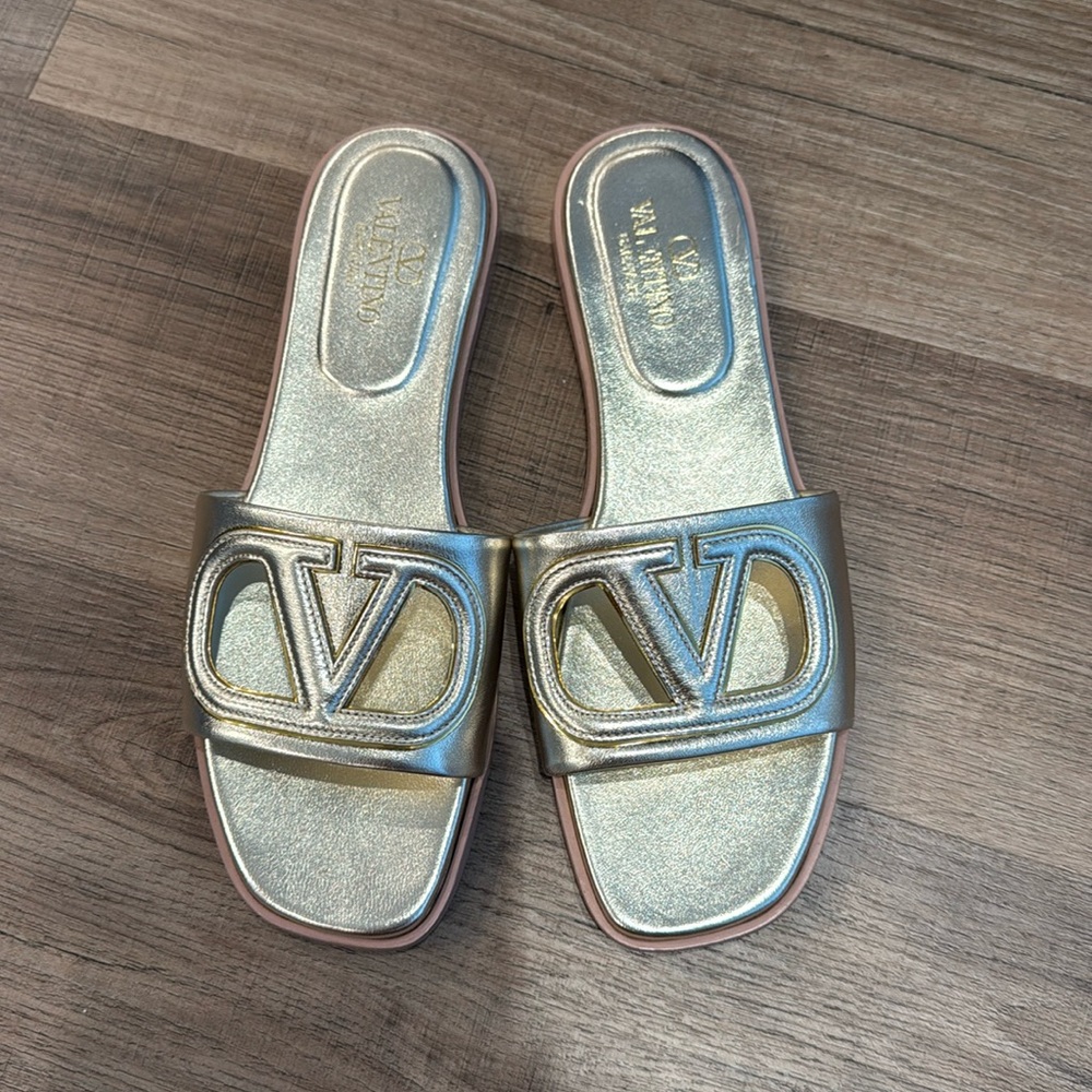 Valentino Slides